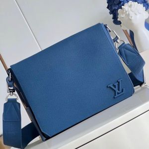Louis_Vuitton_Takeoff_Messenger_PM_Bag_In_Blue_Cowhide_Leather_With_OG_Box_&_Dust_Cover_57080