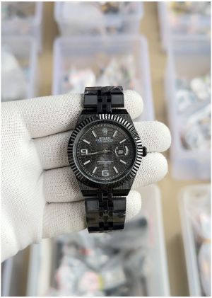 Role_x Oyster Perpetual Land Dweller - J1477