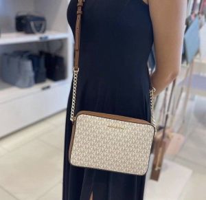 MichaelKors_sling bag premium quality with box 