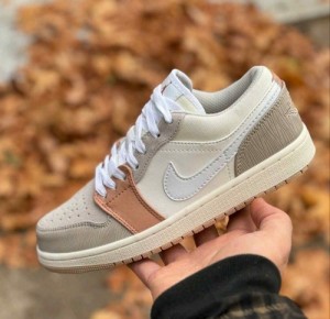 Nike Air Jordan 1 Low Milan