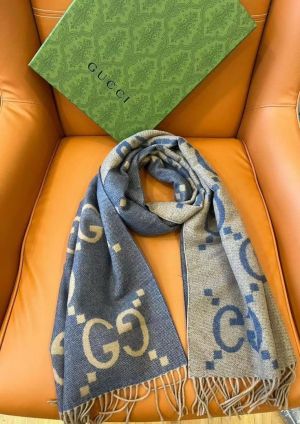 Gucci_GG9_Woollen_Scarf_With_Plain_Ziplock_Bag
