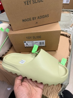 ADI YZY PREMIUM QUALITY SLIDES WITH ORIGINAL BRAND TAGSHSYZ-101F