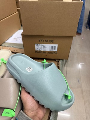 ADI YZY PREMIUM QUALITY SLIDES WITH ORIGINAL BRAND TAGSHSYZ-101D