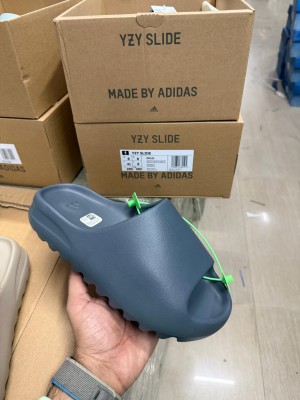 ADI YZY PREMIUM QUALITY SLIDES WITH ORIGINAL BRAND TAGSHSYZ-101B