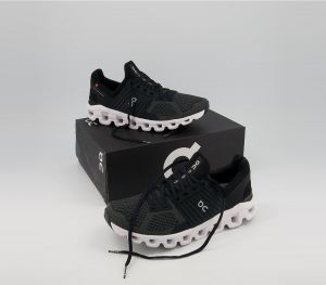 On CloudSwift 3 Running Black