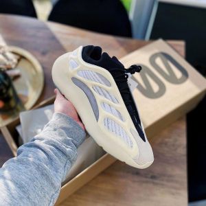 Adida_s boost 700 azael