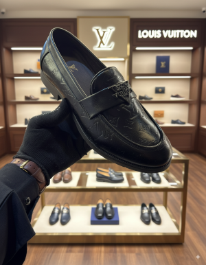 Louis-Vuitton-Premium-Black-Loafer