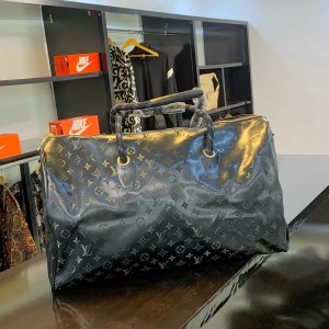 LOUIS_VUITTON_LV_MONOGRAM_PREMIUM_BLACK_DUFFLE_BAG_CLASSIC_UNISEX_2006