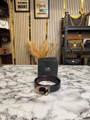 Coac_h Black Leather Belt with Signature C-Shaped Buckle Bit Damage Box (M77)