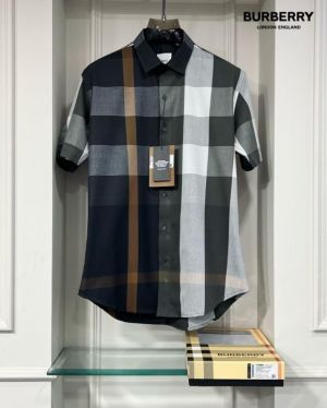 Burberr y Checks Half sleeve Store article Shirt with Original box ( Green Black )