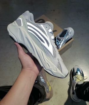 Adi dass yeezy boost 700 static