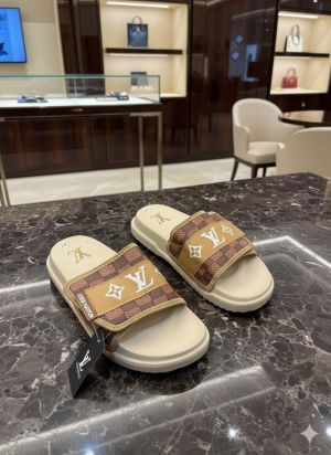  Louis-Vuitton-brown crem Premium Quality Mens Flip-flops