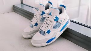 Air Jordan Retro 4 Military Blue  