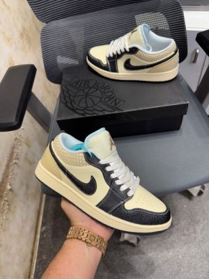 Nik ee Air jordan 1 Low se coconut milk black