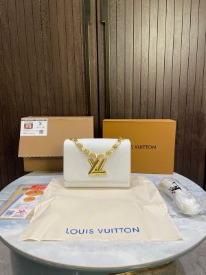 Louis_vuitton Twist PM with double box 560