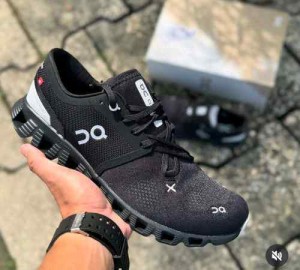 On Cloud x 3 Running Trainer All Black 128