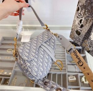 DIO_R SADDLE WITH BOX 1008