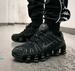 NIK.E AIRMAX SHOX TL TRIPPLE BLACK 