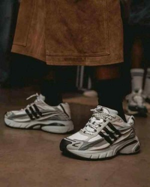 Adida_x_The_Pharrell_Adistar_Jellyfish_MGH_Solid_Grey