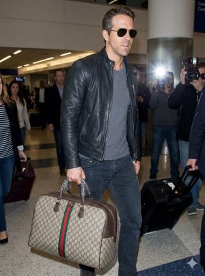 GUCC I DUFFLE MONOGRAM MOST DEMANDING ARTICLE