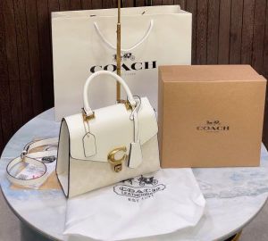 coac_h sammy 21 signature tophandle bag Comes with Extra long sling with box 473