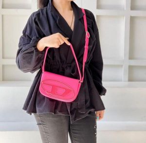 Diesel_1dr__shoulder_bag_with_og_box_and_carry_bag