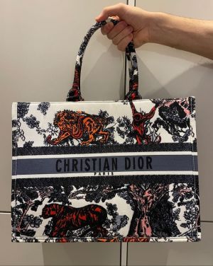 Christian Dio_r Book Tote bag in white and navy blue canvas With Toile de Jouy-inspired Tiger Print