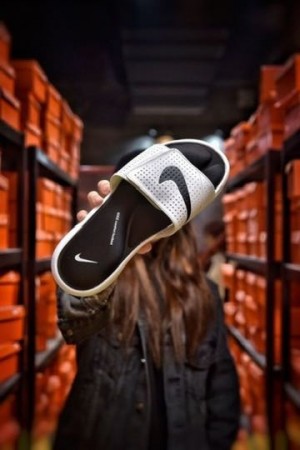 Nike-Ultra-Slide-White