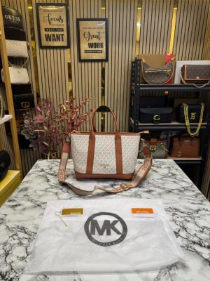 Michael_Kors Logo  Signature Satchel Handbag With Dust Bag (Beige)