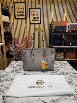 Michael_Kors Voyager Premium Quality Tote Bag With Dust Bag (Grey)