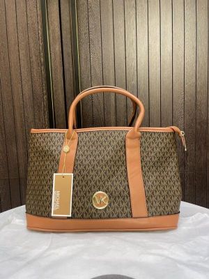 Michael_kors luisa Medium Logo with dust bag 354