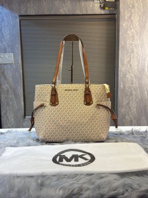 Michael_kors_voyager jet set print tote bag with dust bag 5598