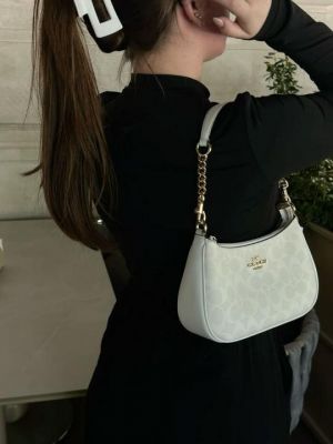 _Coach_teri_shoulder_bag_with_og_box_(1013-white)