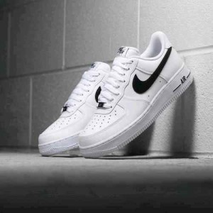 Nikee airforce 1 white black swoosh 403