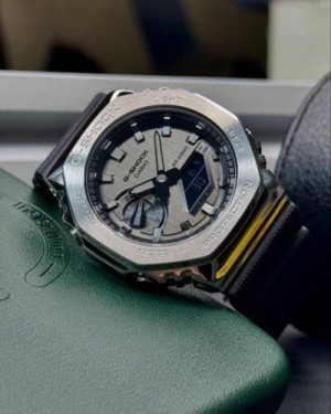 G shock Gm2100