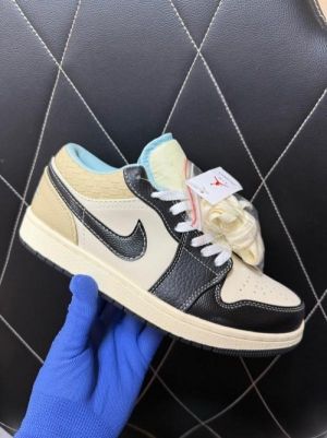 Nik ee Air jordan 1 Low se coconut milk black  (794)