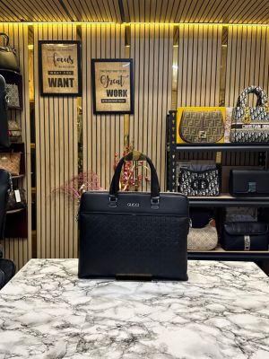 Gucc_i Signature GG Embossed Leather Laptop Bag (G6622-5)
