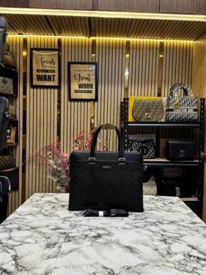 Gucc_i Signature GG Embossed Leather Laptop Bag (GY8205-5)