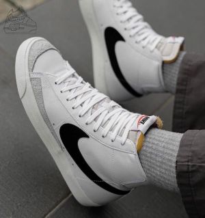 Nik_e Blazer jumbo mid-77 white black 