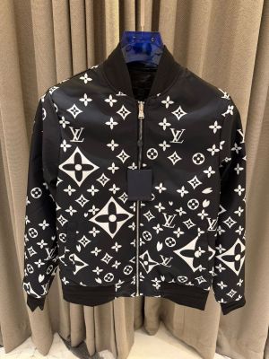Louis Vuitto-n IMPORTED REVERSE JACKET STORE ARTICLE