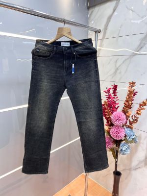 Calvin Klei n Green Shade Premium Imported Stretchable Lycra Fabric Straight Fit Denim with Embroidered Work 3479