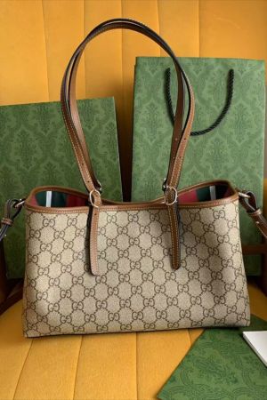 Gucci_CB_GG_Emblem_Medium_Tote_With_DustCover_CarryBag_Highend