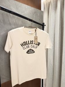 Sale Hollister Brown Tshirt