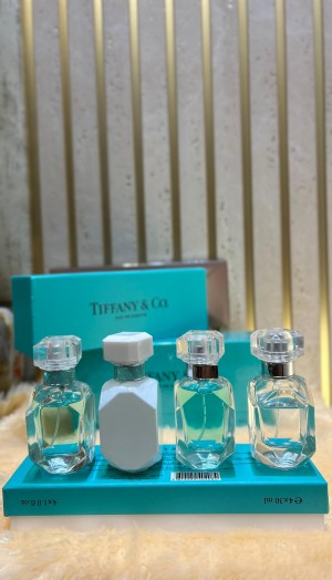 Tiffany Gift Set of 4 (479)