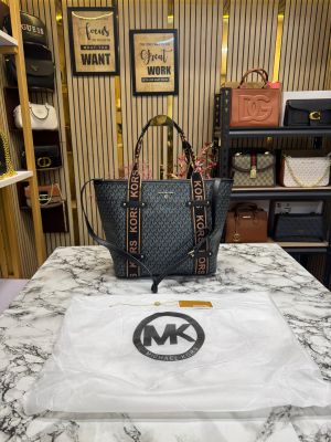 MICHAEL_KORS MAEVE SIGNATURE LOGO SMALL CONVERTIBLE OPEN TOTE WITH DUST BAG (BLACK)