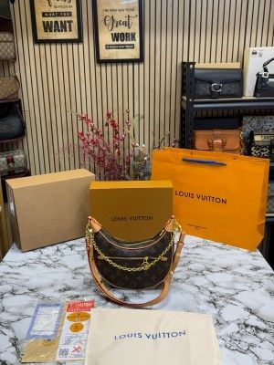 LOUIS_VUITTON LOOP MONOGRAM BAG WITH OG DOUBLE BOX AND DUST BAG INCLUDING CARRY BAG (M81098)