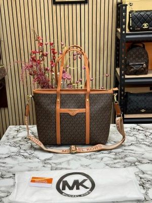 MICHAEL_KORS TOTE BAG WITH BRAND DUST BAG (BROWN)