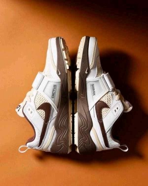 Travis Scott x Zoom Field Jaxx Light Chocolate