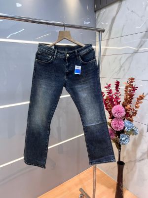 Gucc i Dark Shade Premium Imported Stretchable Lycra Fabric Boot Cut Denim with Metal Design 3483