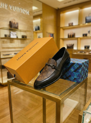 LOUISS VUITTON premium italian party loafer